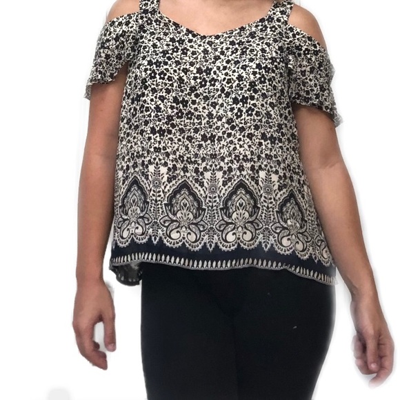 Macys Floral Cold Shoulder Top XS - NEW! - Picture 1 of 7